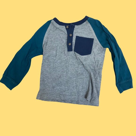 💙 Carter’s Henley Long Sleeve Raglan Tee – Size 18M - Picture 2 of 7